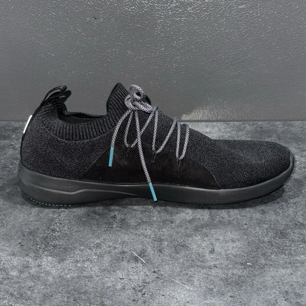 Vessi Everyday Classic Sneaker Women's Size 11 All Black on Black EUC Waterproof